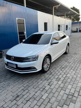 VOLKSWAGEN JETTA 1.4 16V TSI COMFORTLINE GASOLINA 4P TIPTRONIC VOLKSWAGEN JETTA 1.4 16V TSI COMFORTLINE GASOLINA 4P TIPTRONIC